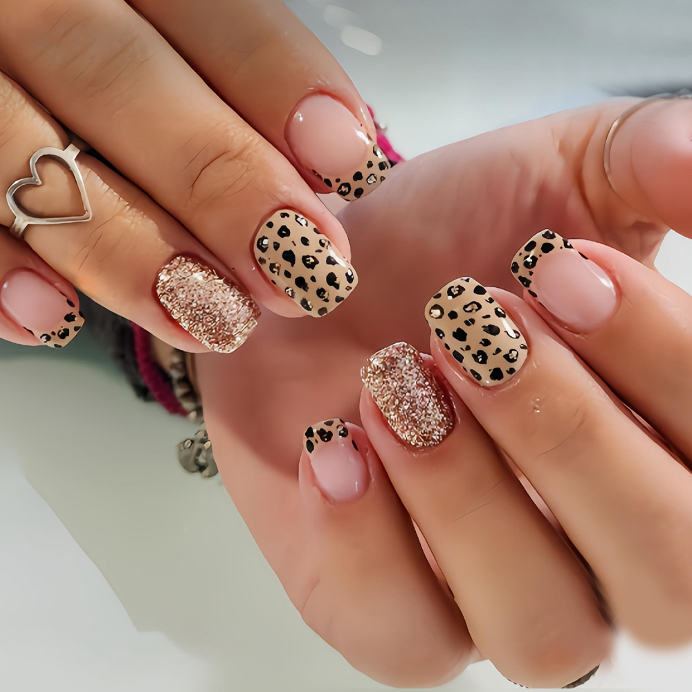 Kadınlar ve kızlar için kısa u - Press On Nail Set incelemesi ve fiyatı