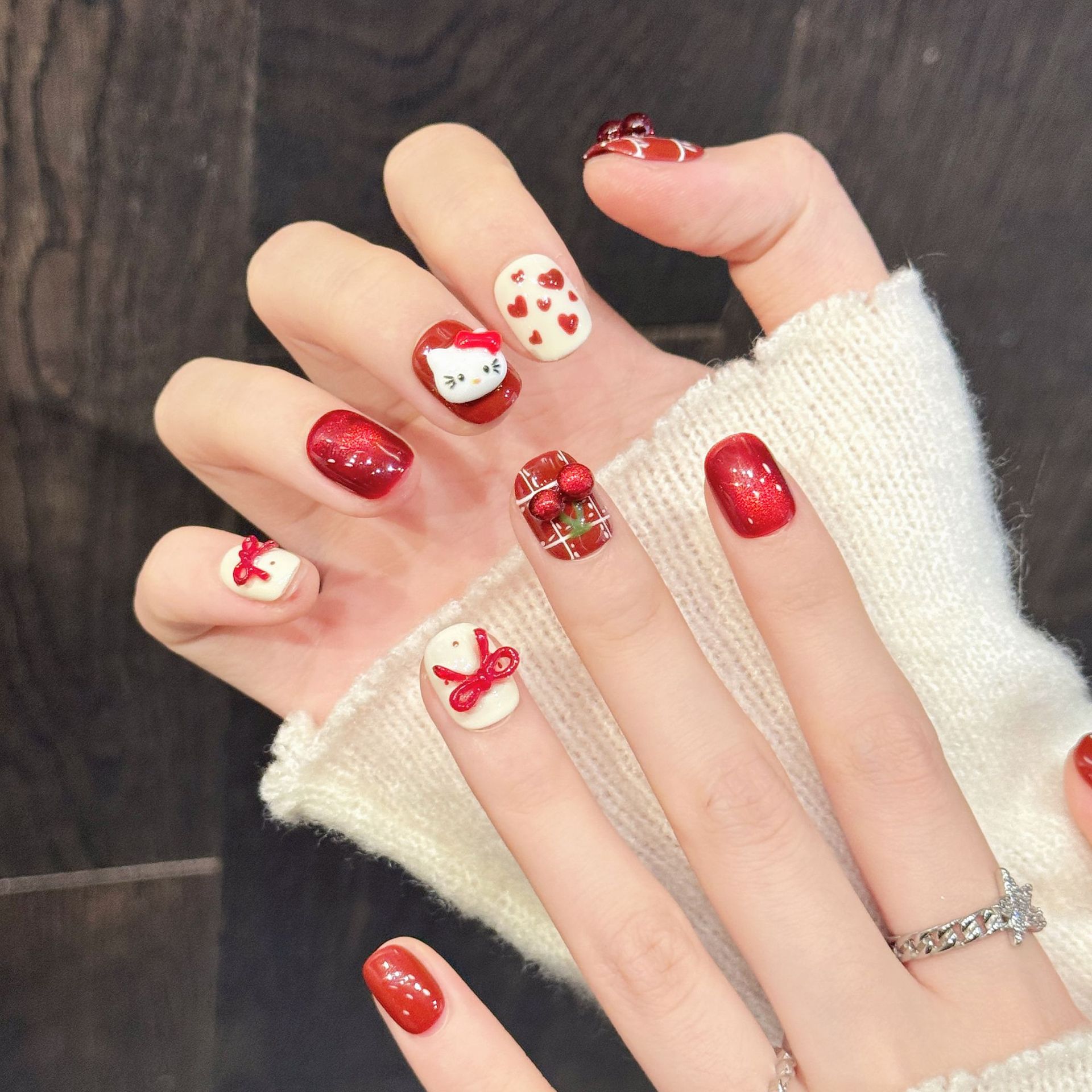 10 Adet El Yapımı Tırnak Süsü  - Nail Art Red Cherry incelemesi ve fiyatı