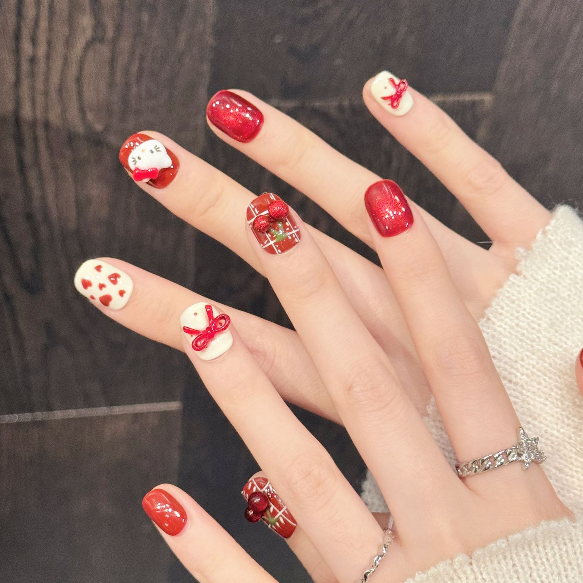 10 Adet El Yapımı Tırnak Süsü  - Nail Art Red Cherry incelemesi ve fiyatı